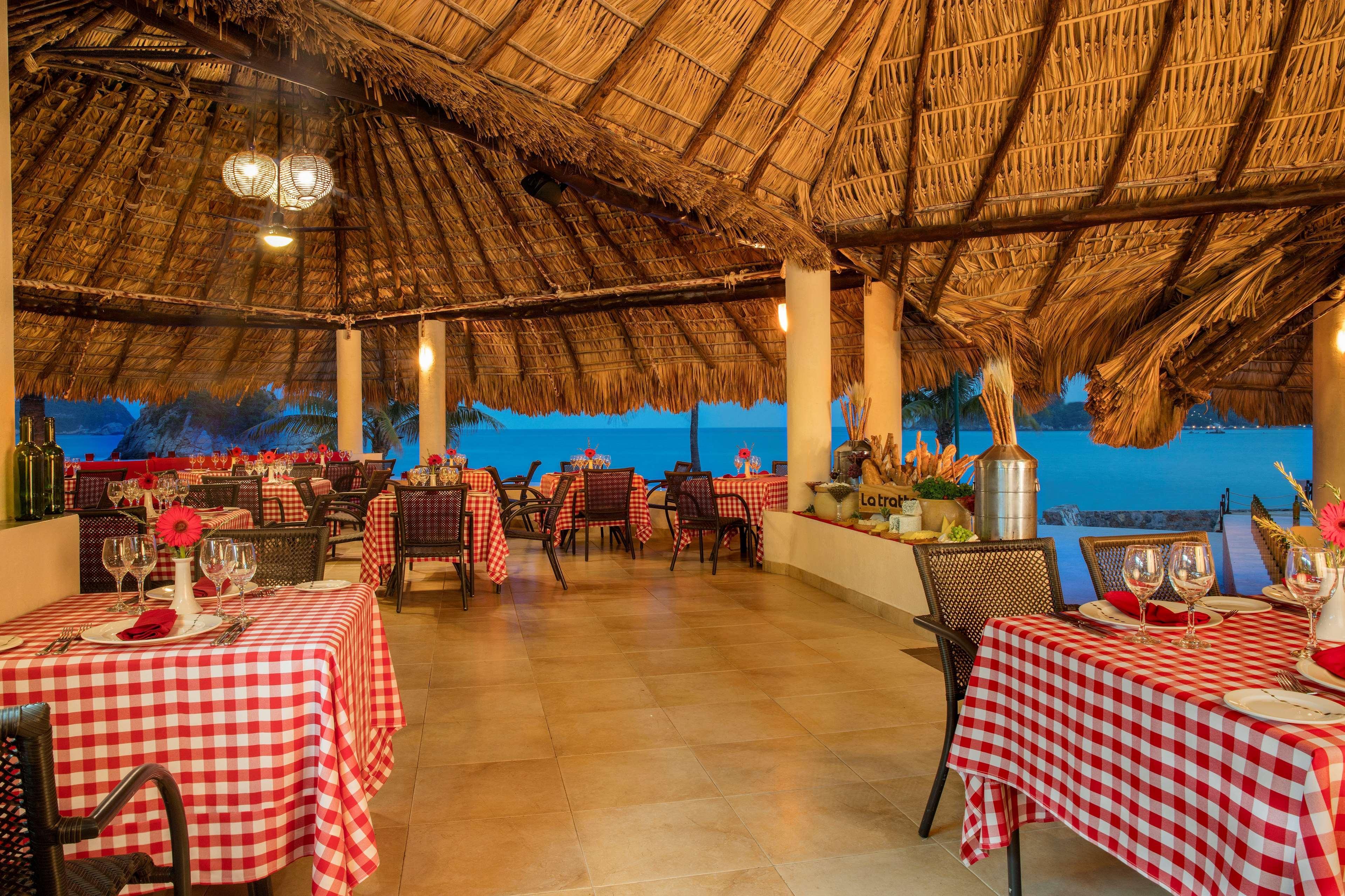 Barcelo Huatulco Hotel Tangolunda Exterior photo