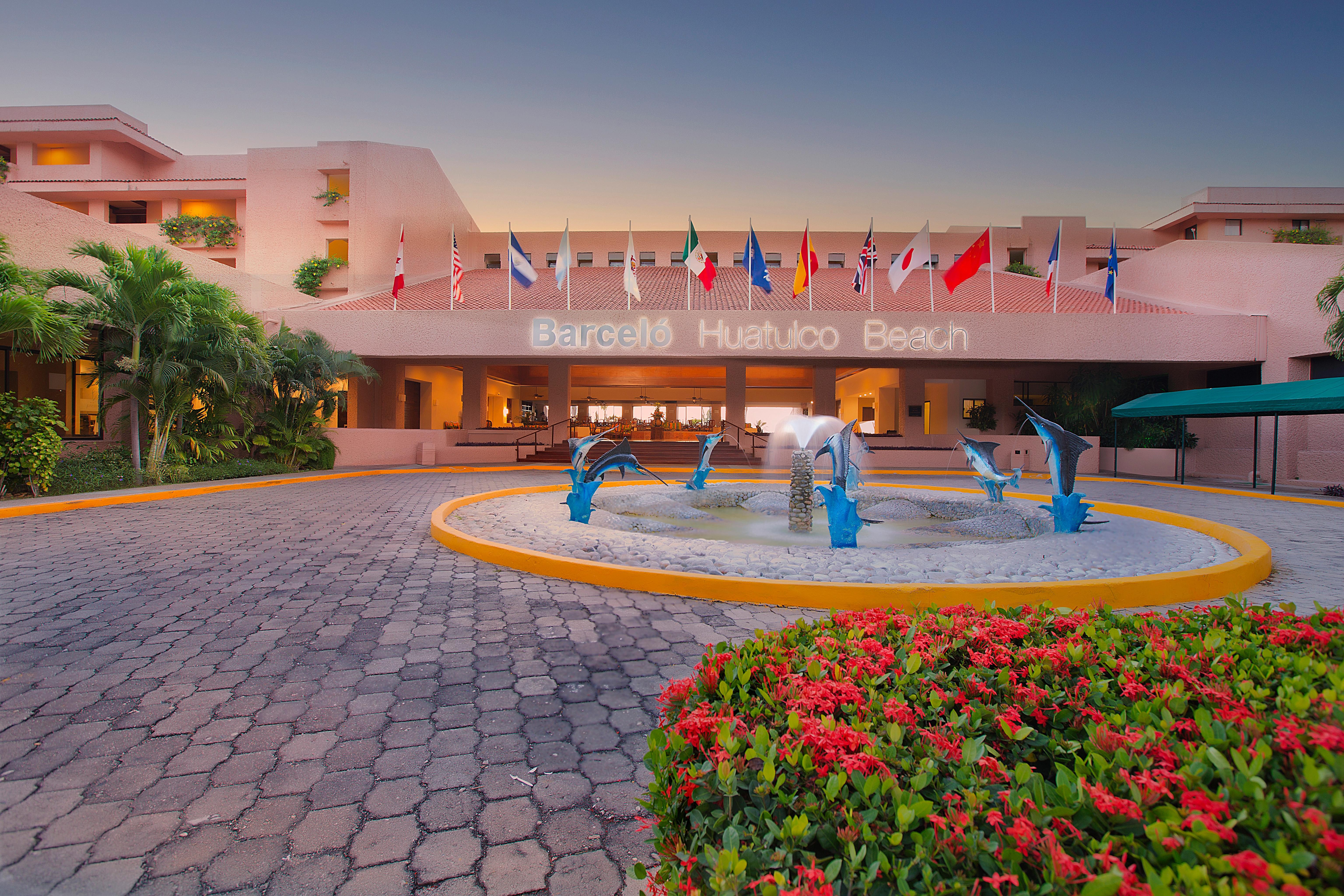 Barcelo Huatulco Hotel Tangolunda Exterior photo